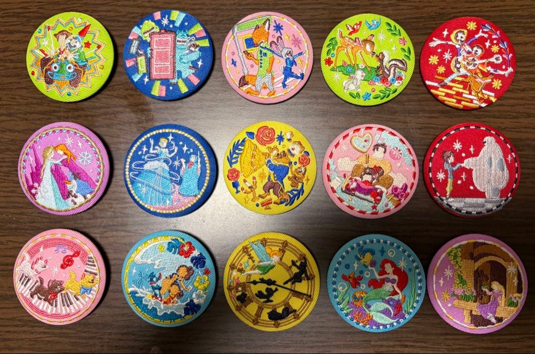 ディズニー 刺繍缶バッジ2 コンプリートセット 全15種 アナ雪 ズートピア