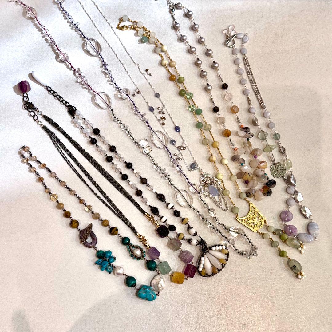 加山忠則デザイン　天然石ネックレス　8点