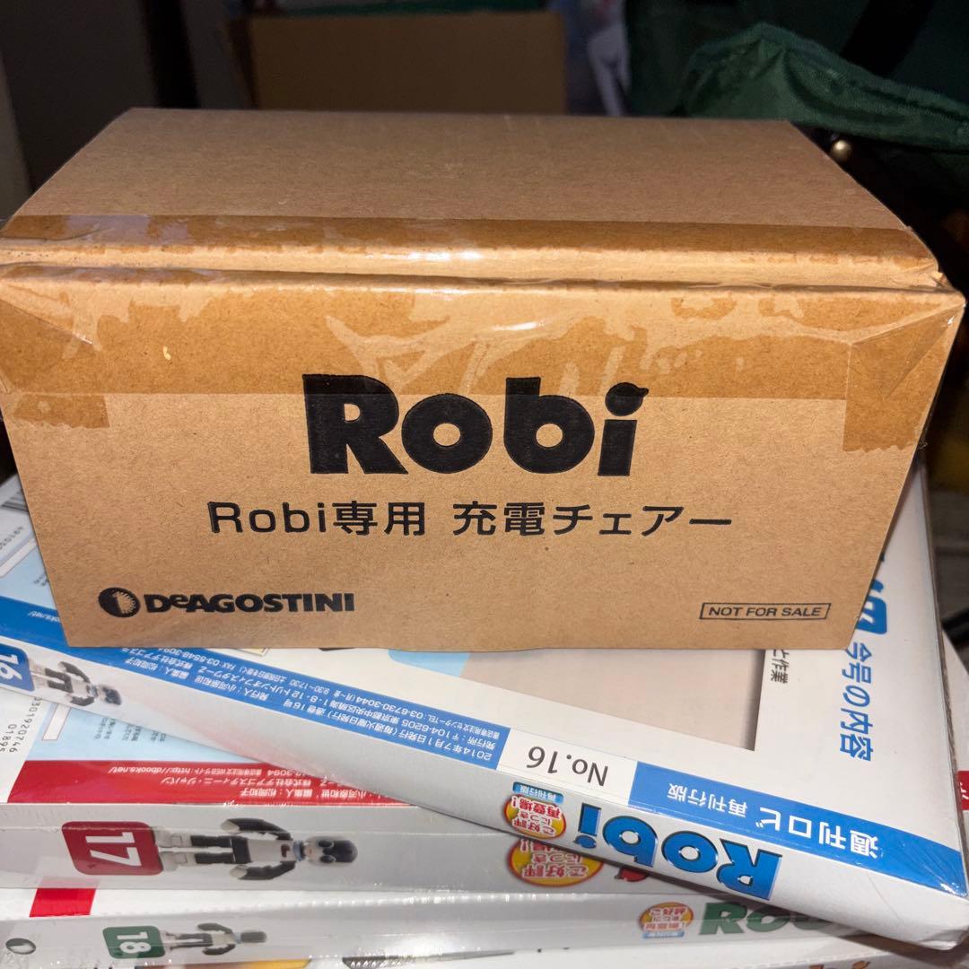 Robi ロビ　付属品付き　ディアゴスティーニ