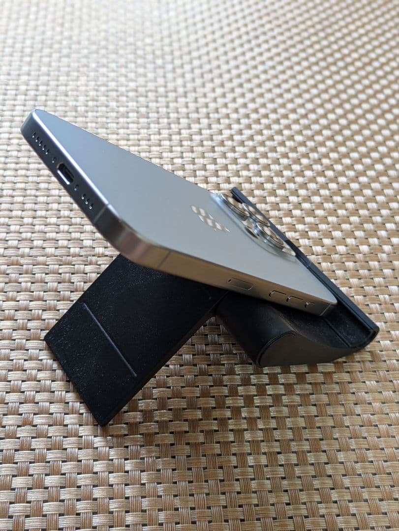 Apple iPhone 15 Pro ナチュラルチタニウム 本体 ＋おまけ