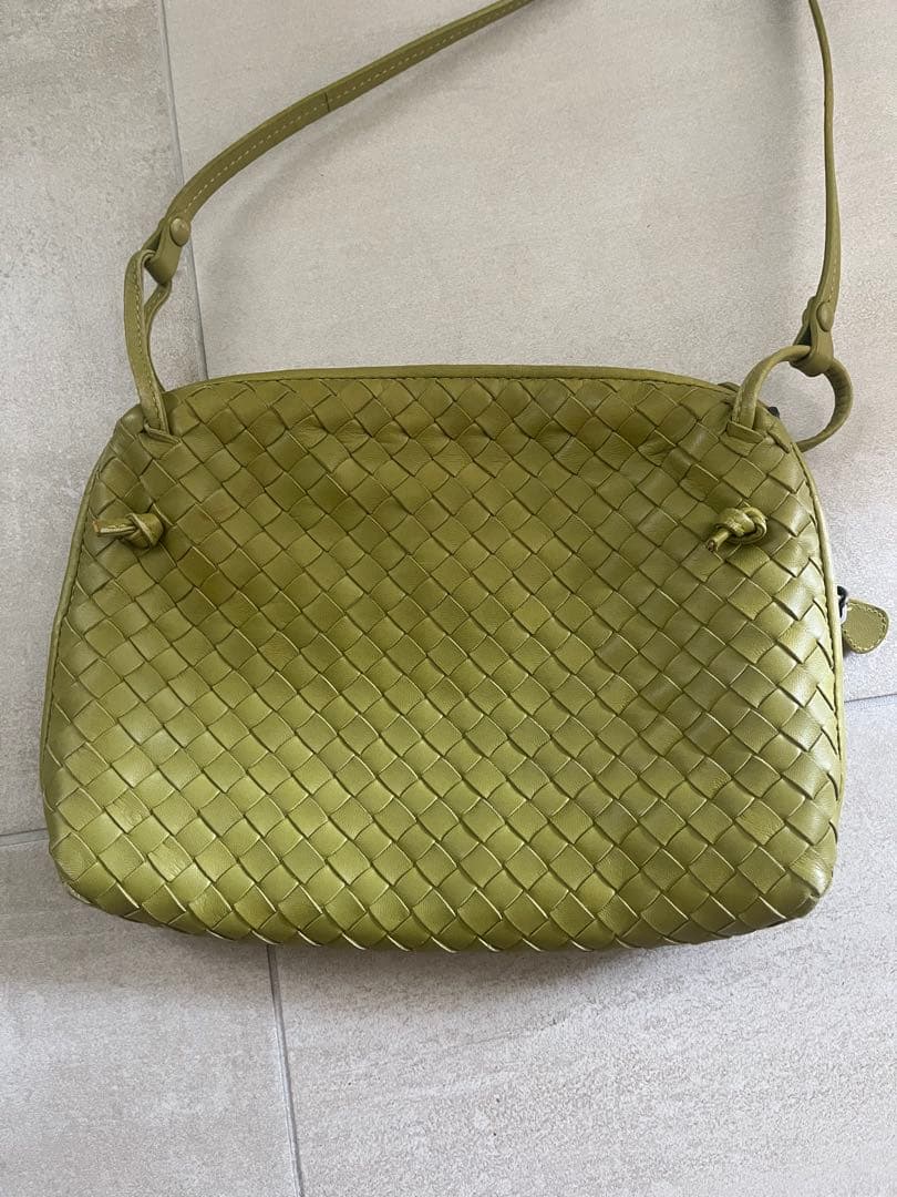【美品】BOTTEGA VENETA ループ カメラバッグ ライムグリーン