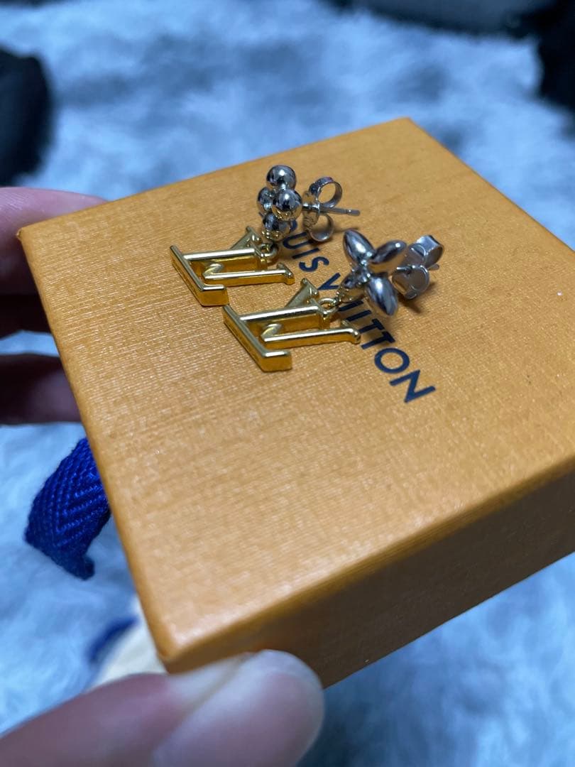 LOUIS VUITTON ピアス・パンダント IV アイコニック フラワー