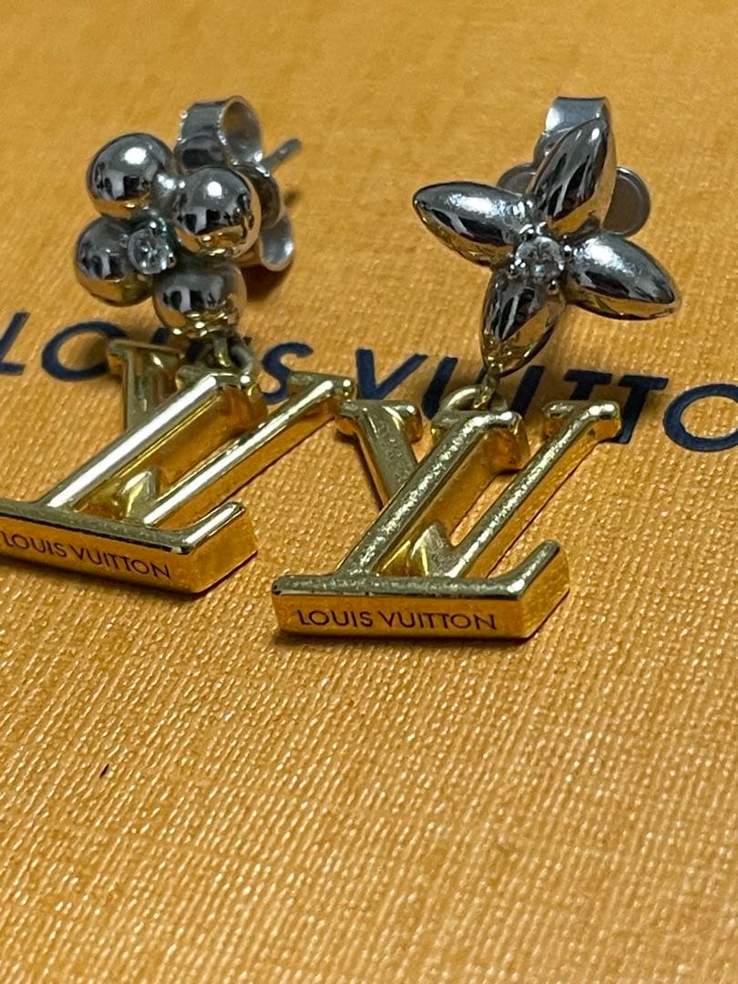 LOUIS VUITTON ピアス・パンダント IV アイコニック フラワー