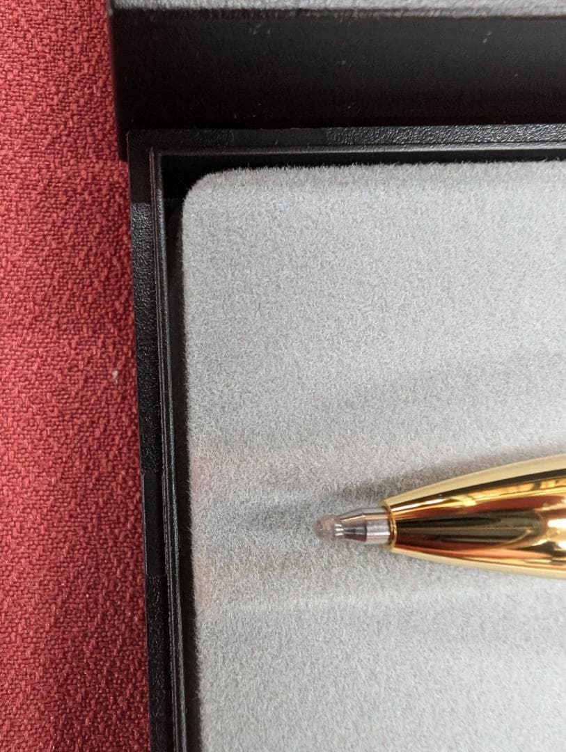 PLATINUM　100本　菊の御紋エンブレム　ノック式ボールペン　黒
