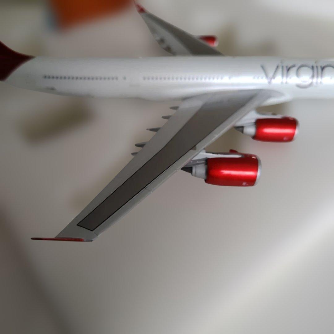 航空機・ヘリコプター Virgin Atlantic A340-600 Gemini 200