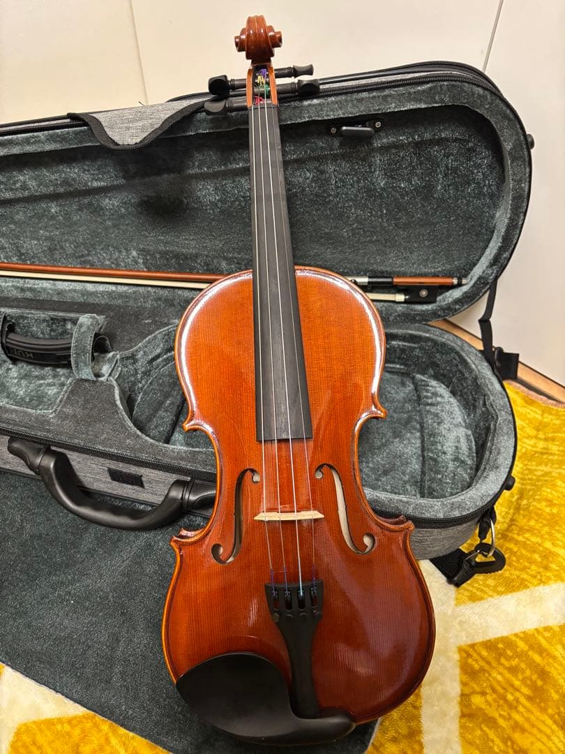 ほぼ新品美品 バイオリン一本体と弓、ハードケース付き