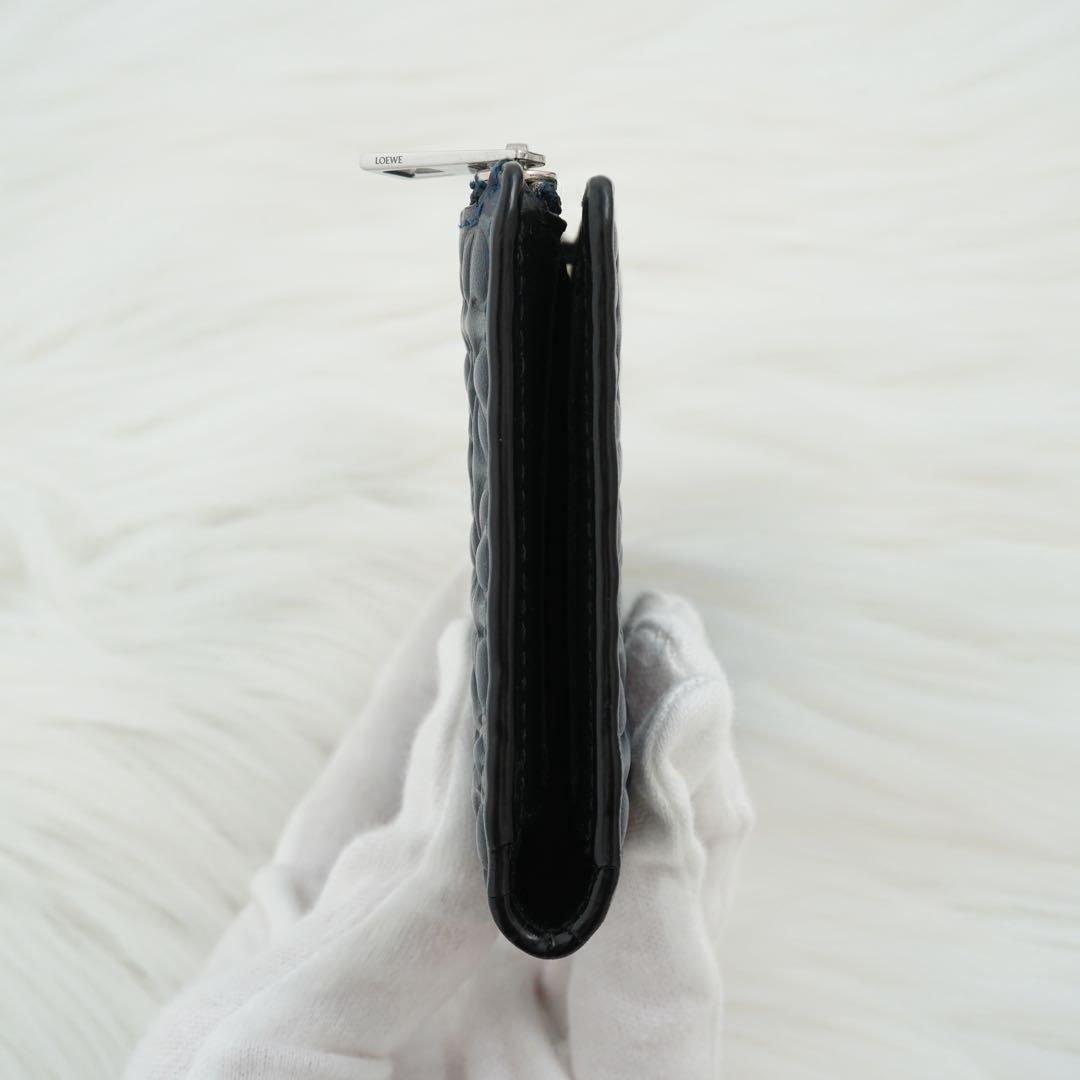 極美品　LOEWE ロエベ　折り財布　レザー　リピートアナグラム　ネイビー　新型