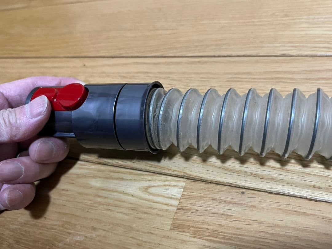 ジャンク DysonV10 Fluffy 掃除機 本体 付属品バッテリー劣化疑い