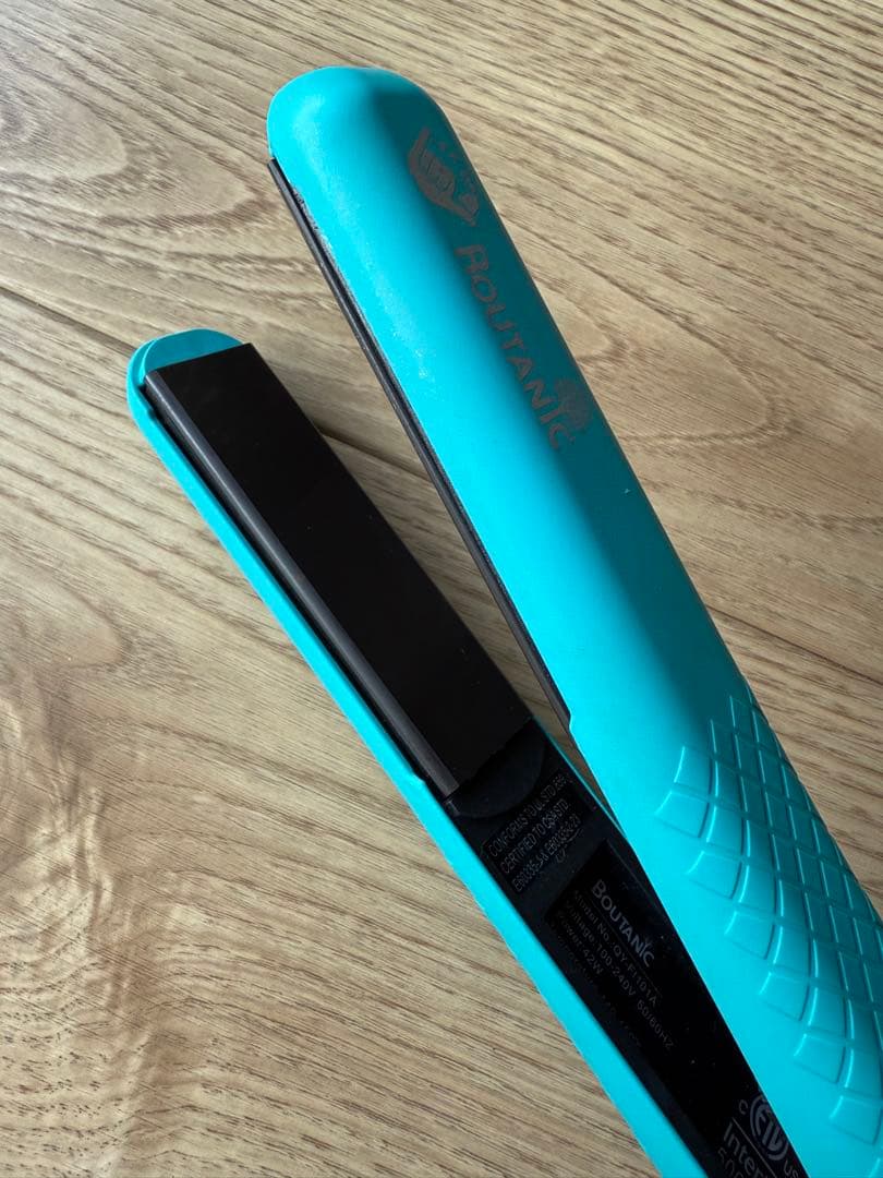 BOUTANIC ヘアアイロン　ストレートアイロン