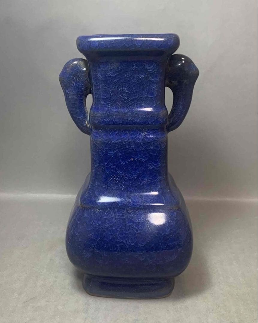 中国 青釉耳付四方形下膨瓶　u6210403