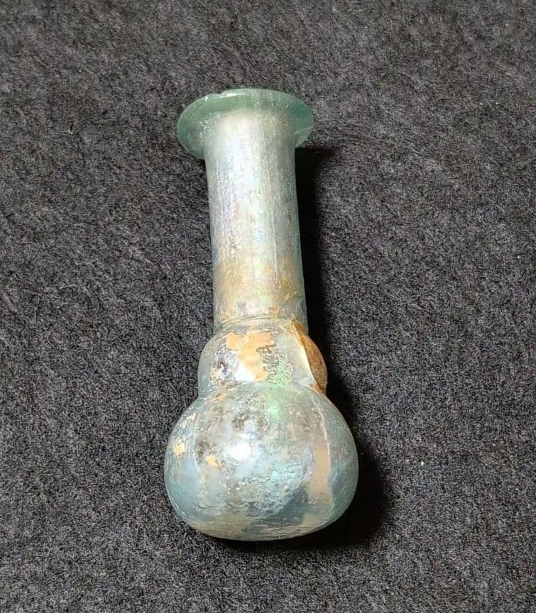 ローマングラス 青緑色 ガラス製品 独特な形状