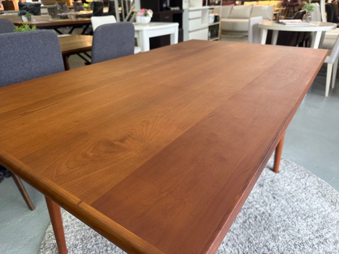 ACTUS Blooming ダイニングテーブル　チェリー