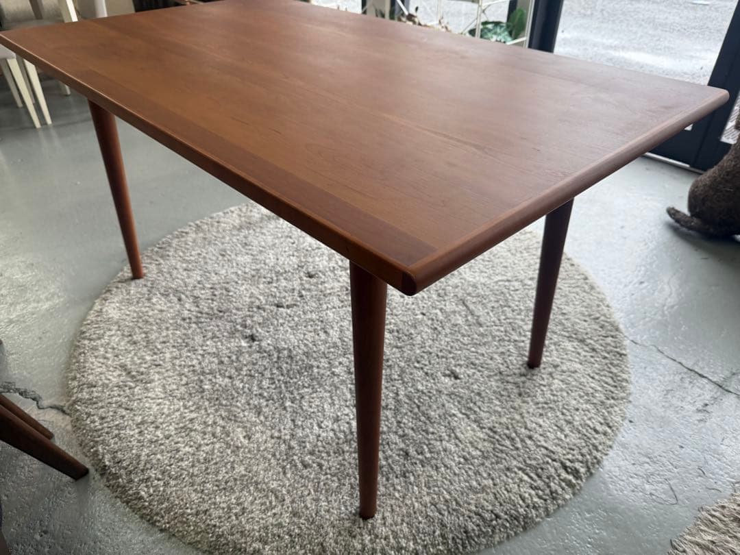 ACTUS Blooming ダイニングテーブル　チェリー