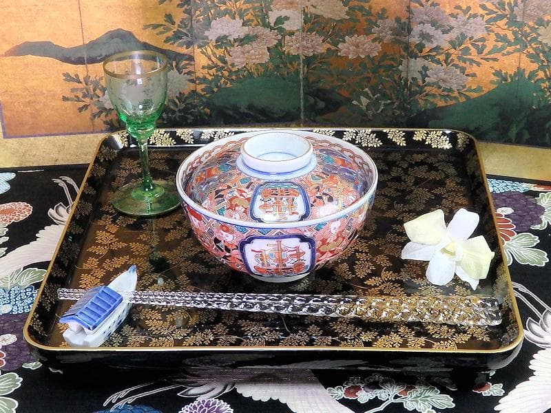 大聖寺伊万里　金襴手　五艘船に南蛮人の図　蓋茶碗　D898AS-CYo