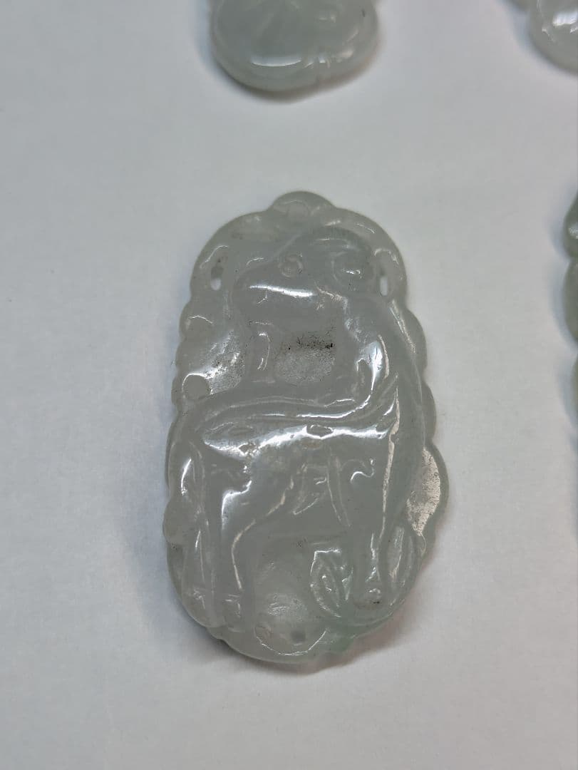 翡翠　ペンダントトップ　骨董　古玩　水晶　お守り　御守り　彫刻　玉石