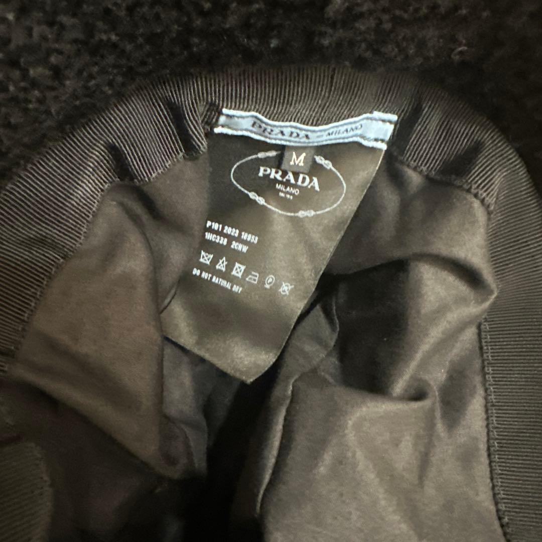 PRADA ブラックニット帽 Mサイズ