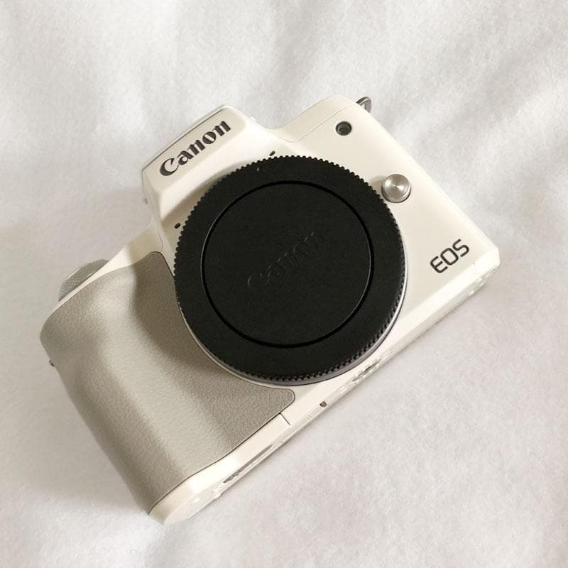 Canon EOS Kiss M ダブルレンズキット ホワイト【美品】おまけ多数