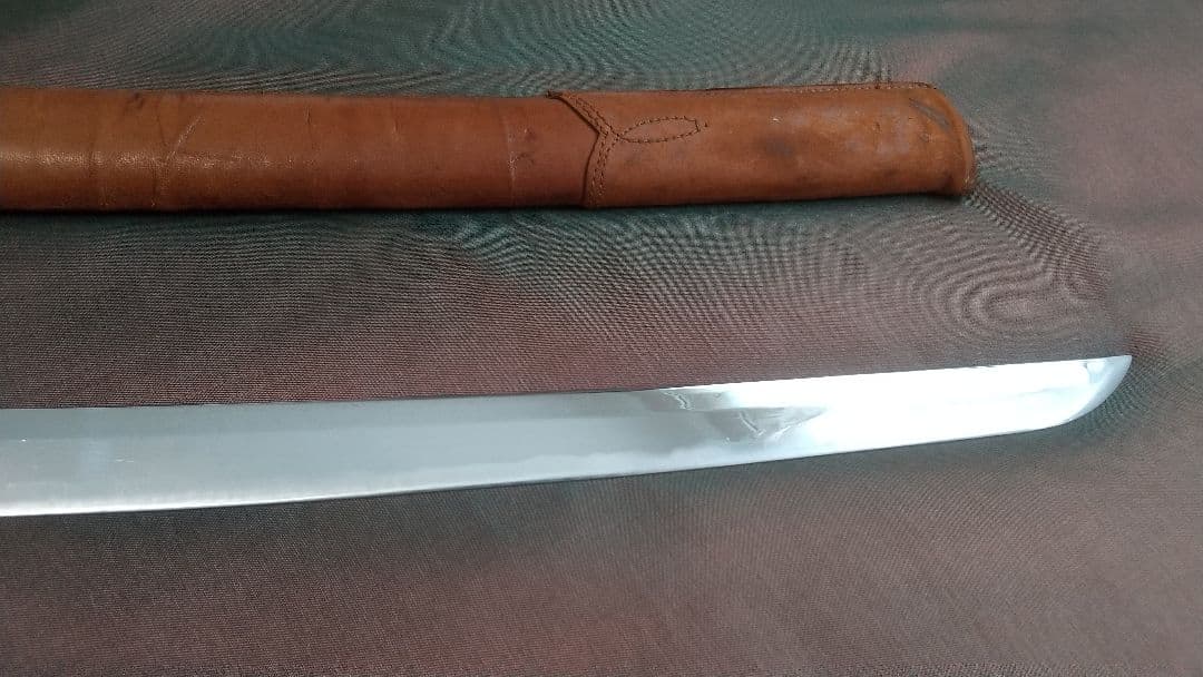 【概ね美品】模造刀 軍刀 革鞘 皮鞘 時代 ミリタリー サバゲー 日本軍 鍔