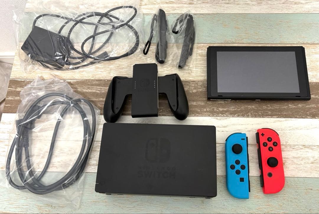 ニンテンドースイッチ本体＆HORIポーチセット