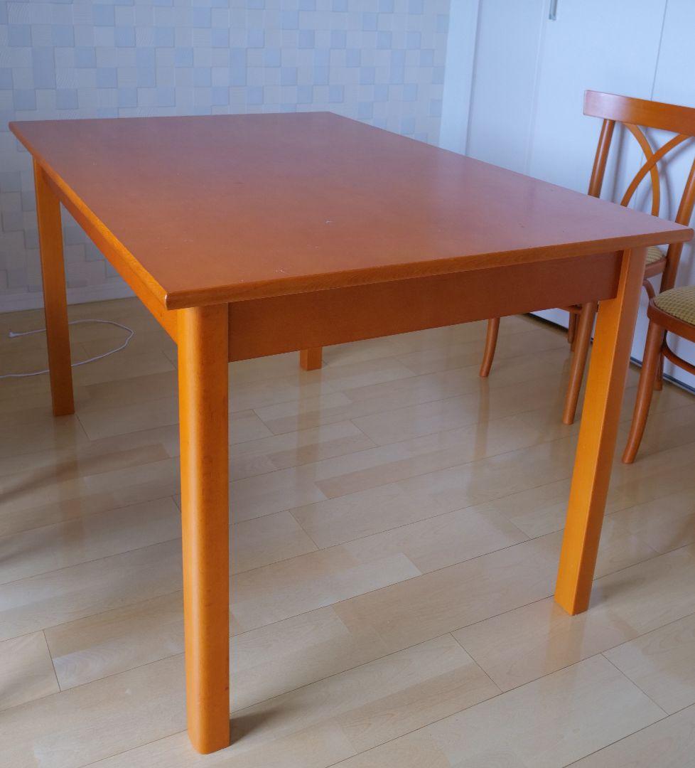 TON社製ダイニングテーブル