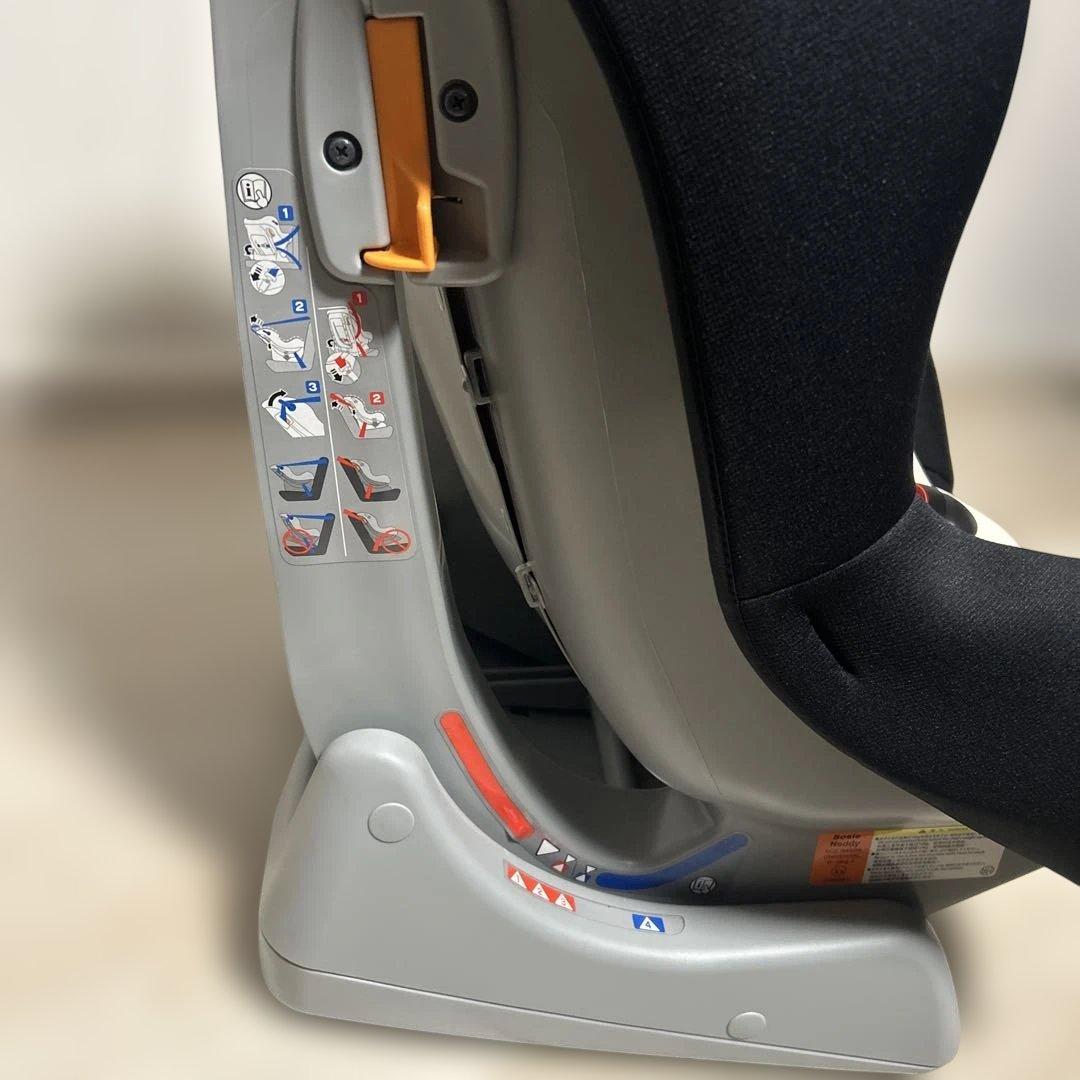 【新品同様美品】リーマン　チャイルドシート ネディ　日本製　新生児から4歳ぐらい