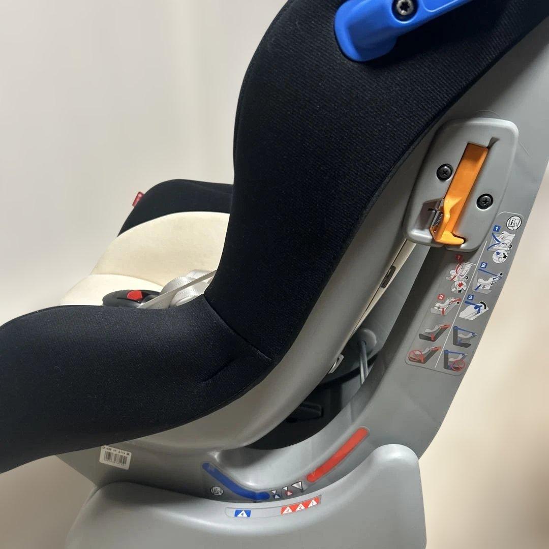 【新品同様美品】リーマン　チャイルドシート ネディ　日本製　新生児から4歳ぐらい