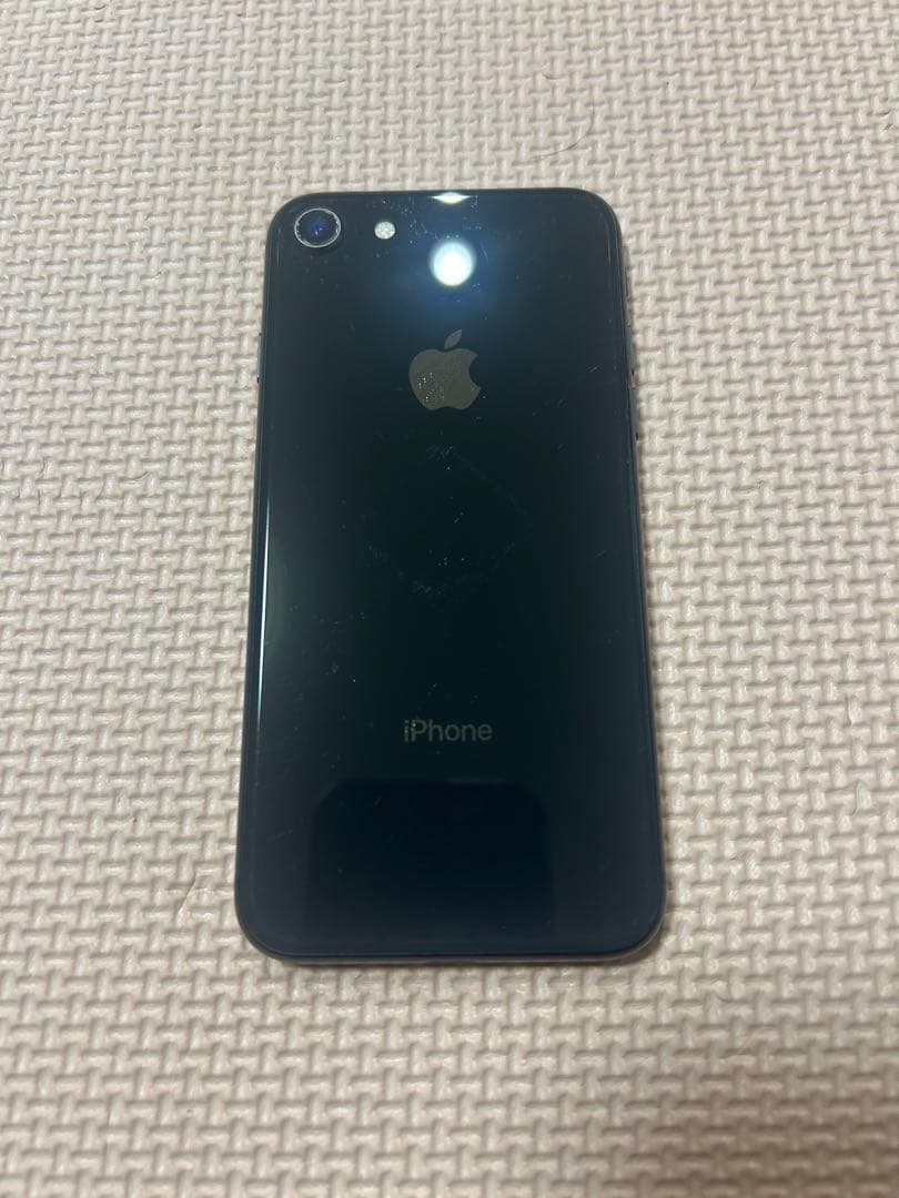 Apple iPhone 8 ブラック 本体　64GB