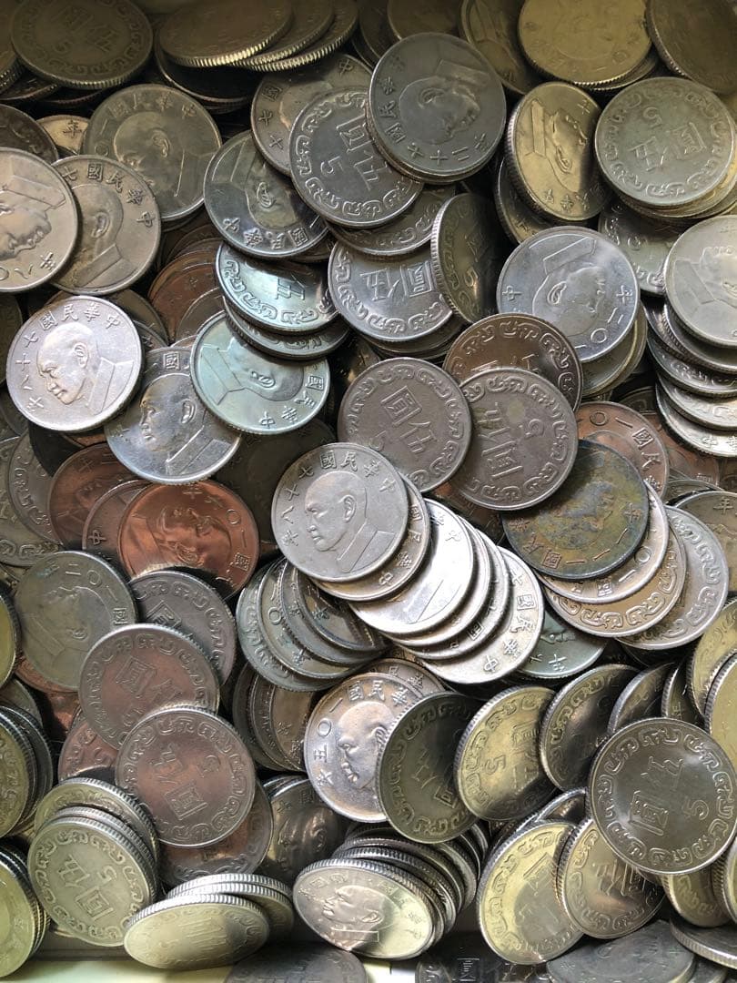 4282【中華民国・台湾】5新台湾ドル　硬貨　　古銭　約5キロ(Kg)