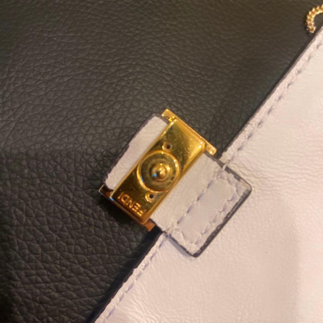 fendi ナノ　バケット　チャーム　ミニウォレット