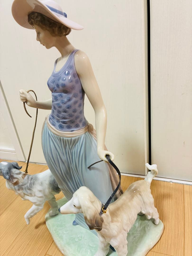 【極美品】リヤドロ LLADRO 優雅な散歩のひとときフィギュリン 5802