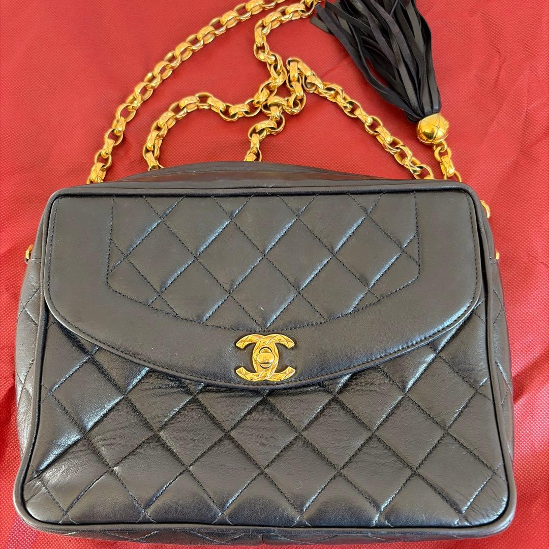 Chanel 黒 キルティング ショルダーバッグ　シャネル マトラッセ