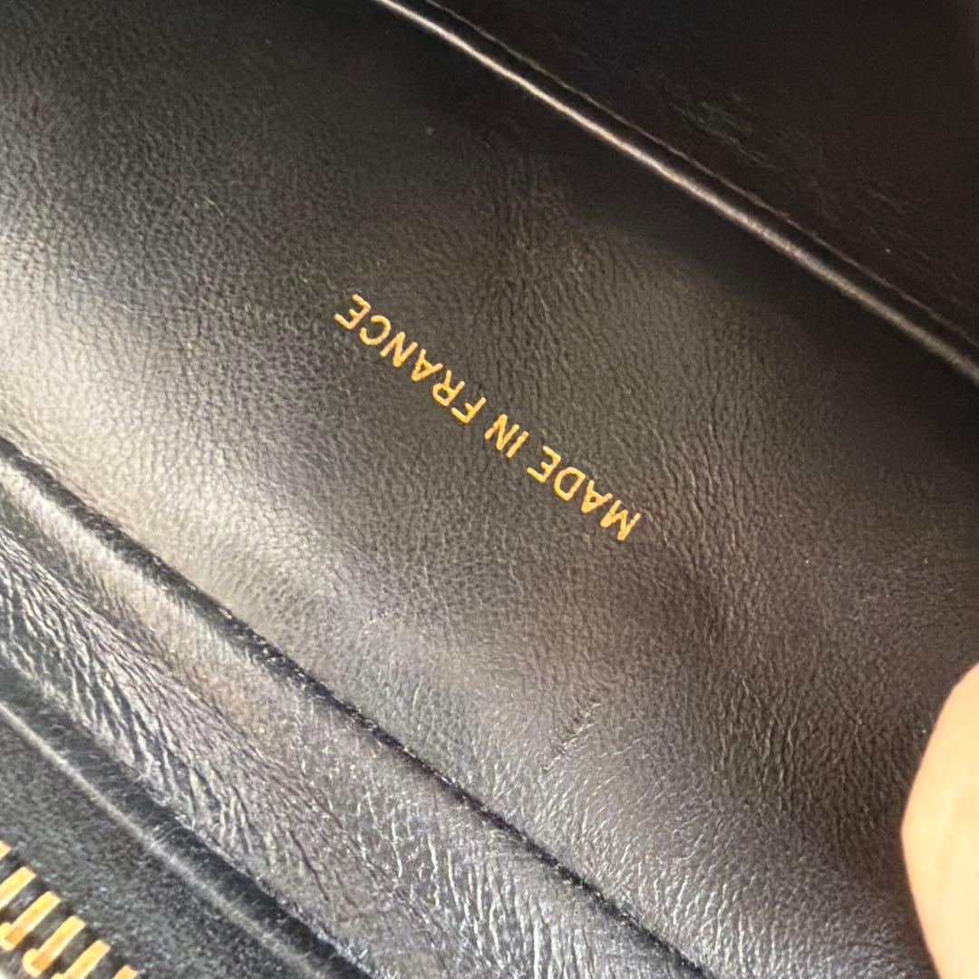 Chanel 黒 キルティング ショルダーバッグ　シャネル マトラッセ