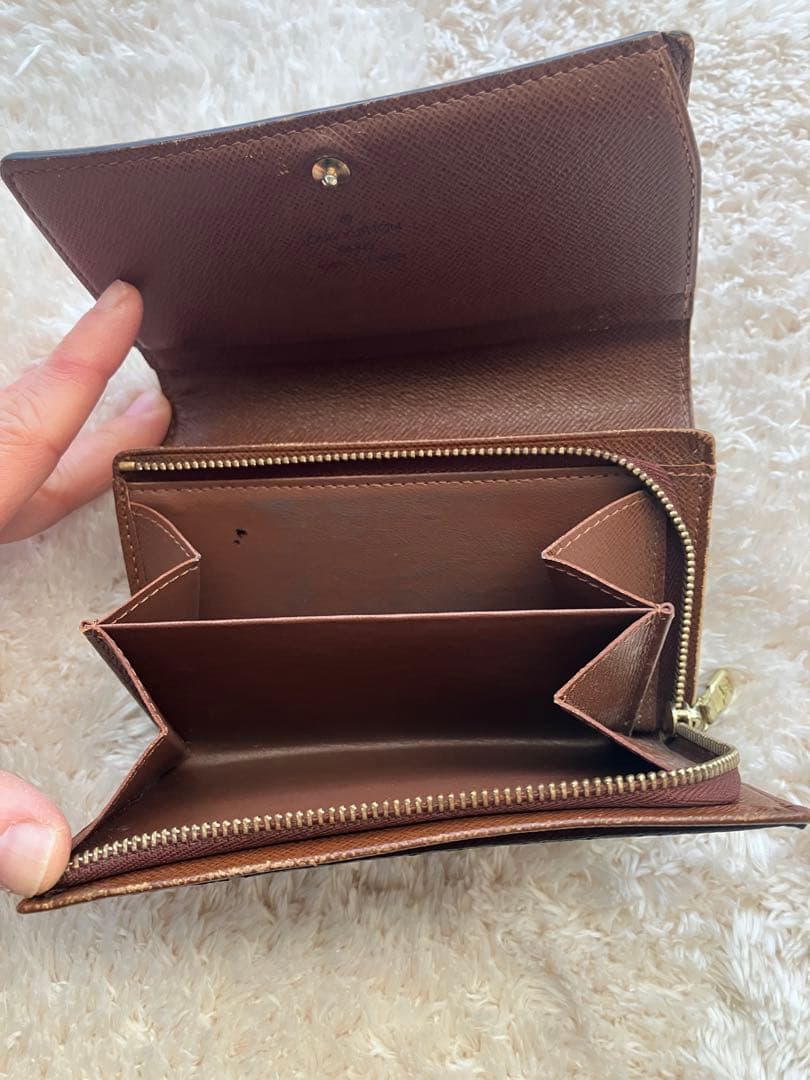 ルイヴィトンモノグラム財布