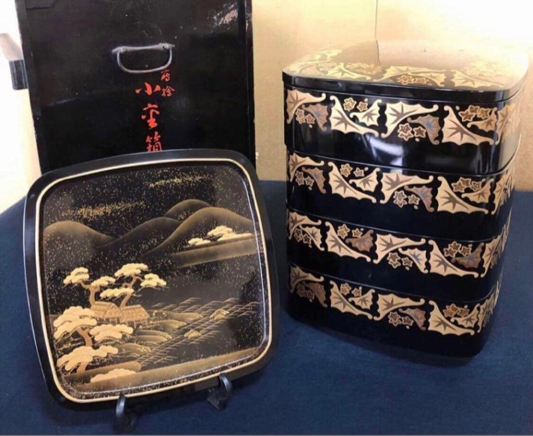 《レ》黒内銀梨地 蒔絵四段重 替蓋付 木製漆器 木箱　251113え1