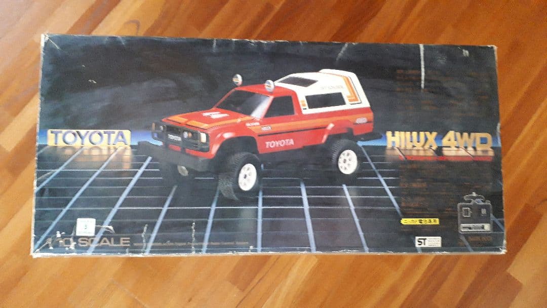 【最終価格】トヨタTOYOTAハイラックス4WD1/10ラジコン　不動品