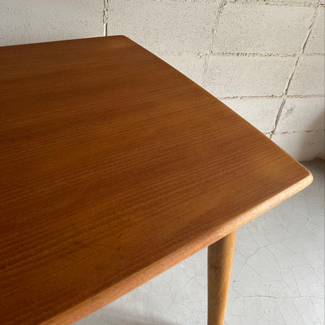 大塚家具　ダイニングテーブル　コンパクトサイズ　北欧風　丸斜め脚　スッキリ幕板無