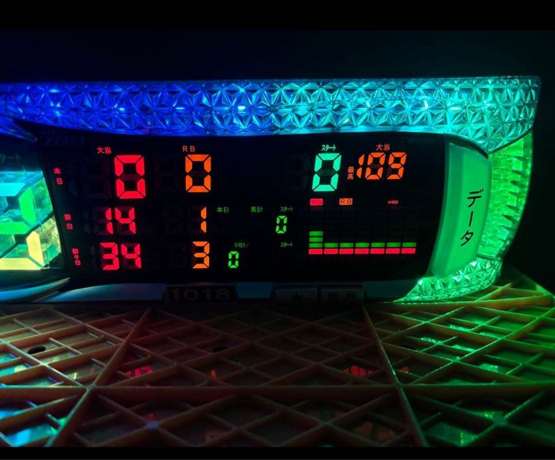 パチスロ機 省電力モード搭載　データカウンター付き