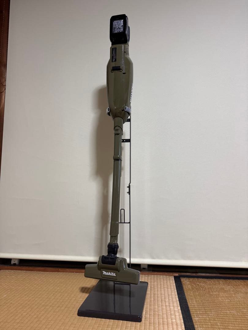 マキタ掃除機・CL285FD・バッテリー＆充電器付・紙パック30枚＆スタンド付！