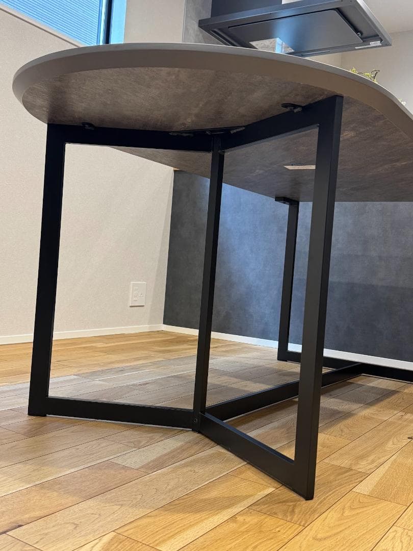 モデル展示 未使用品 半円状ダイニングテーブル1600 ストーン柄 CHERRY