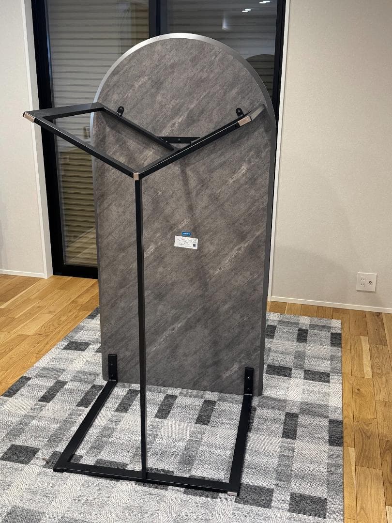 モデル展示 未使用品 半円状ダイニングテーブル1600 ストーン柄 CHERRY