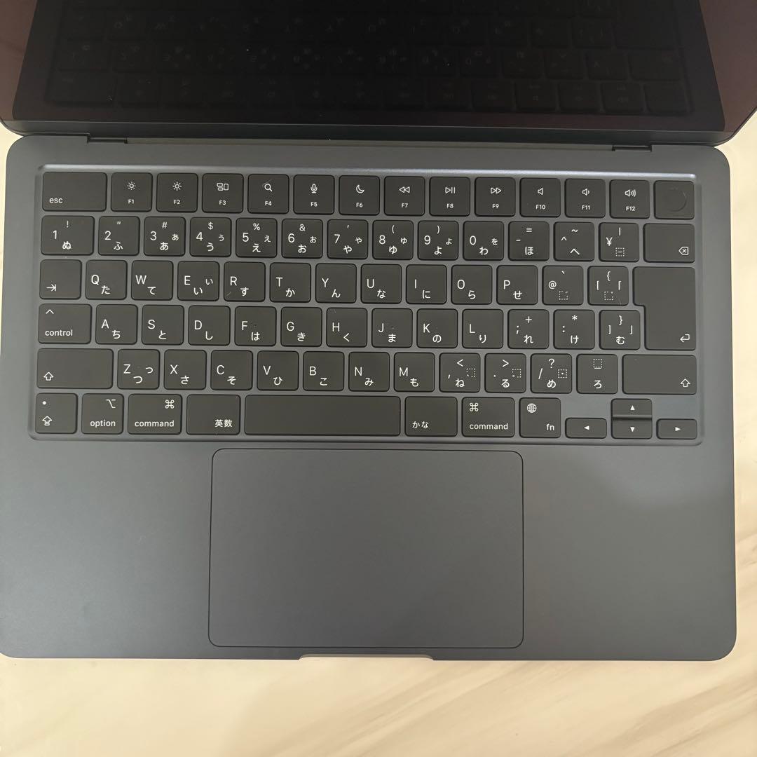 美品/M2/13インチ/MacBook Air/SSD256GB/メモリ8GB