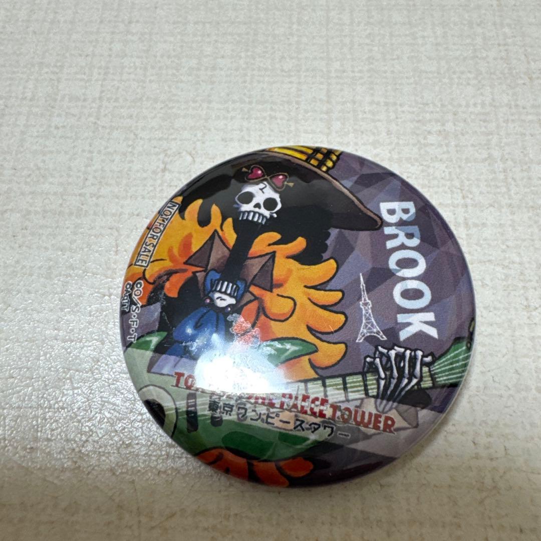 ワンピースタワートンガリ缶バッジ ブルック2種&4周年ステッカー他ブルックセット