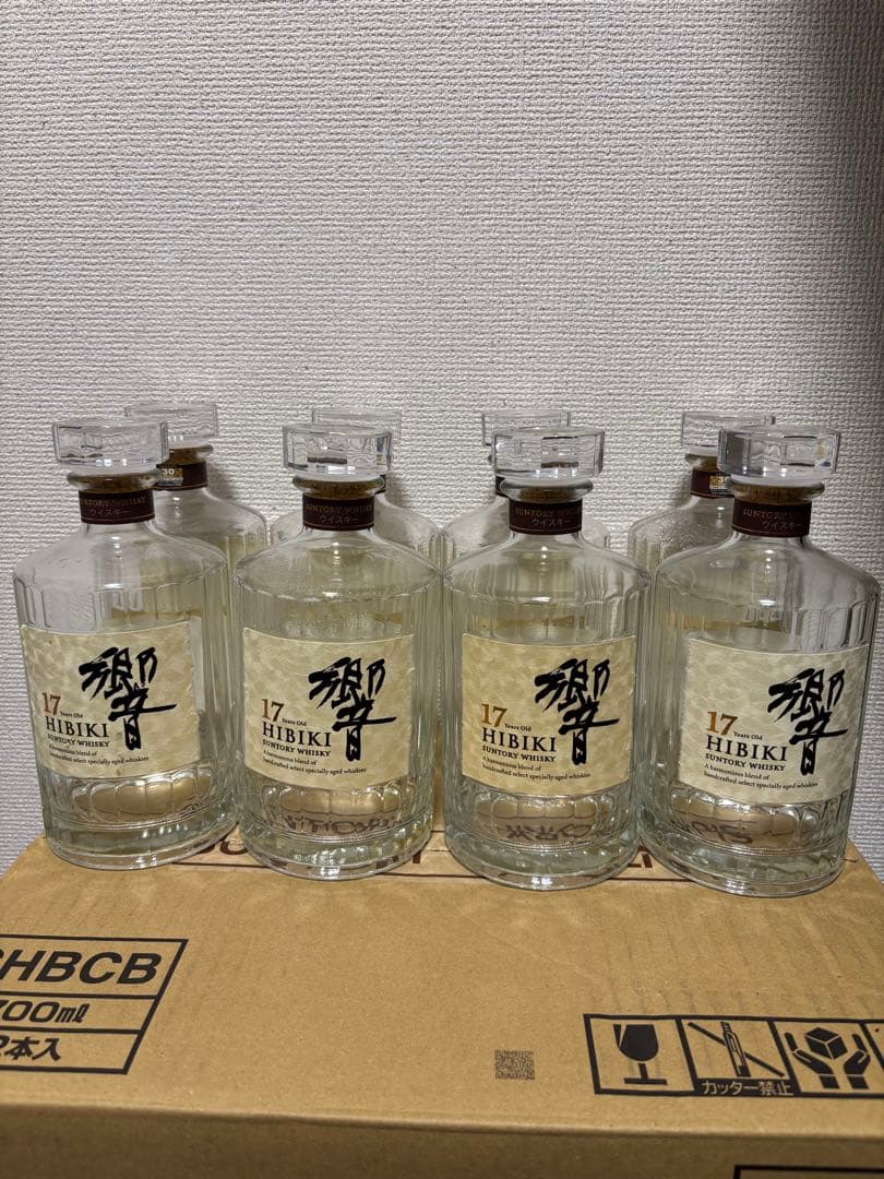 空瓶 響 17年 ウイスキー 700ml 12本セット 傷あり