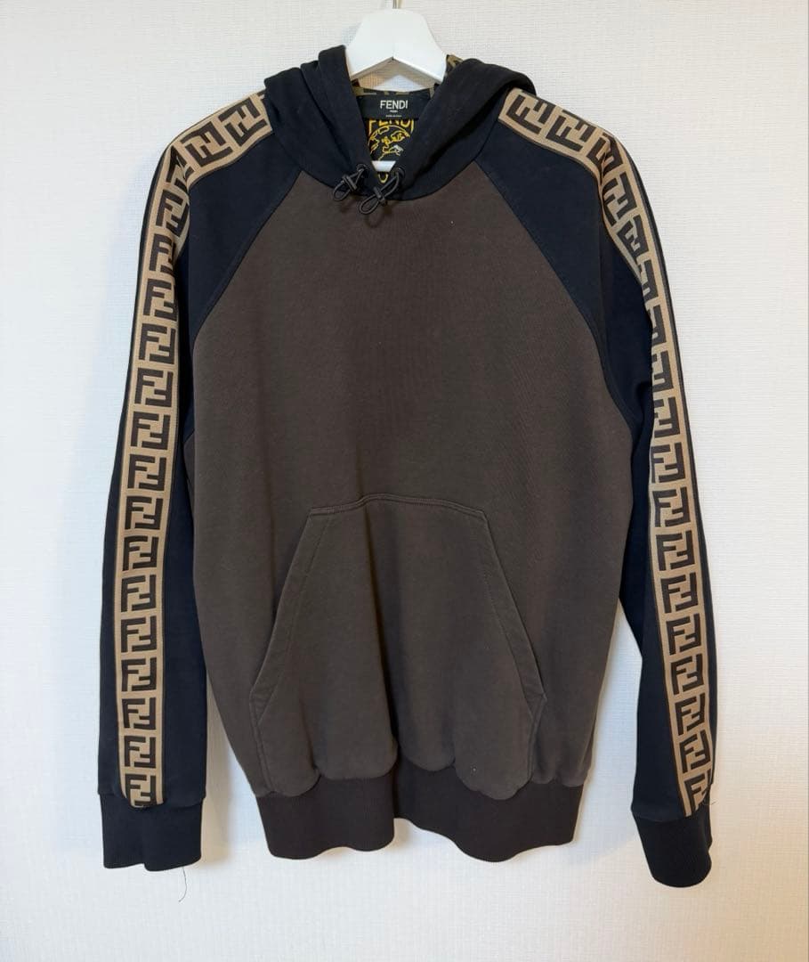 FENDI パーカー