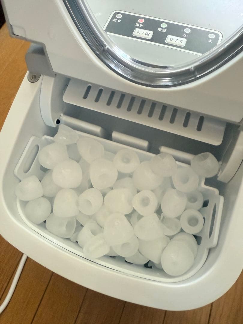 超オススメ 家庭用高速自動製氷機、氷サイズ2種類、グレー、未開梱新品です。