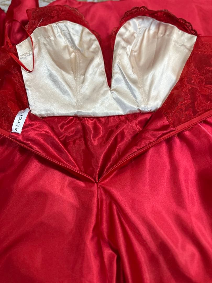 レース装飾 赤 ロングドレス