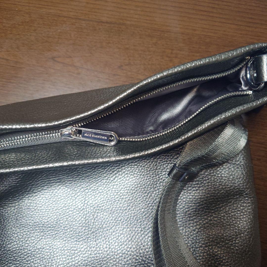 MANDARINA DUCK （マンダリナダック）ショルダーバック