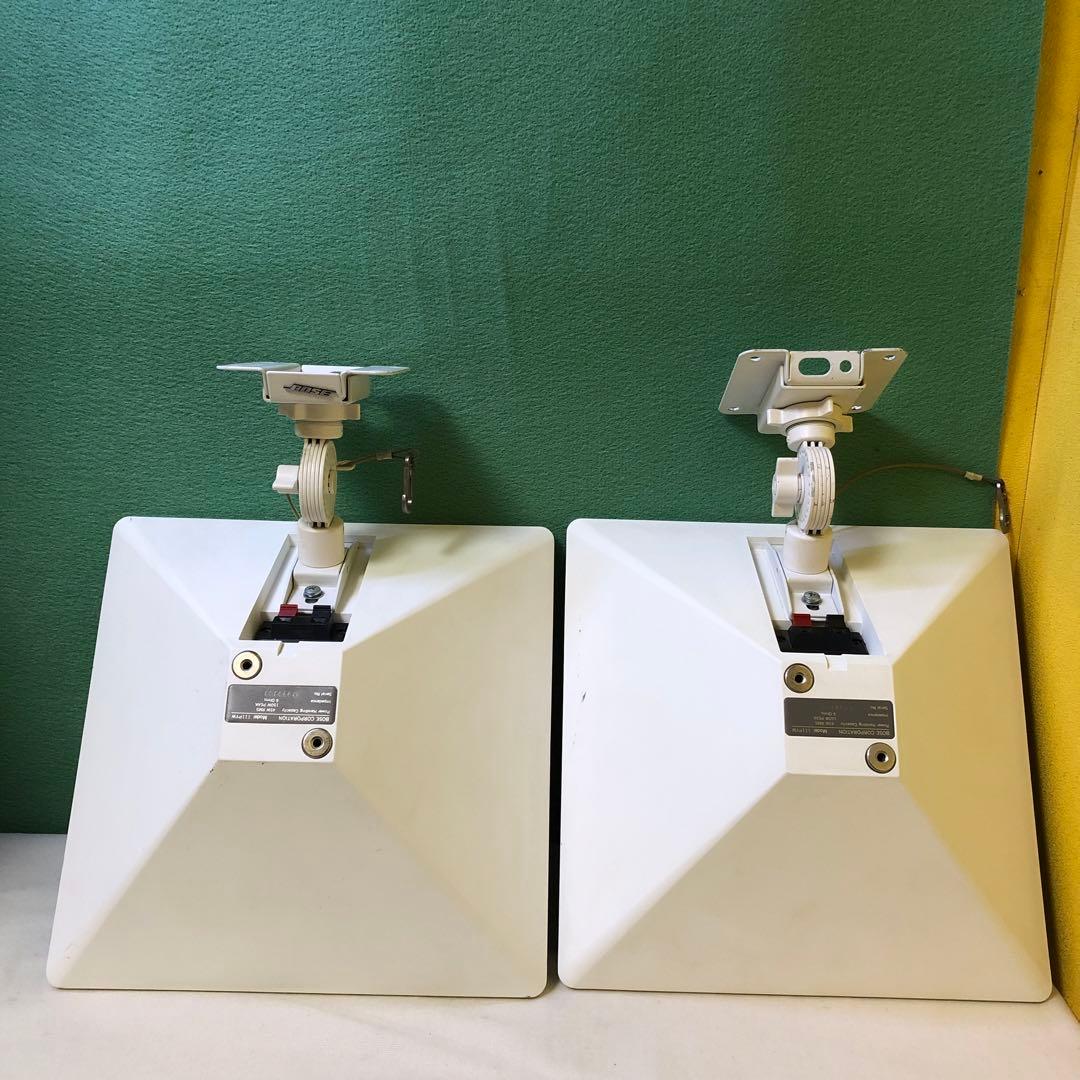 た3● BOSE 111PYW スピーカー 2個セット　吊り金具2個付き