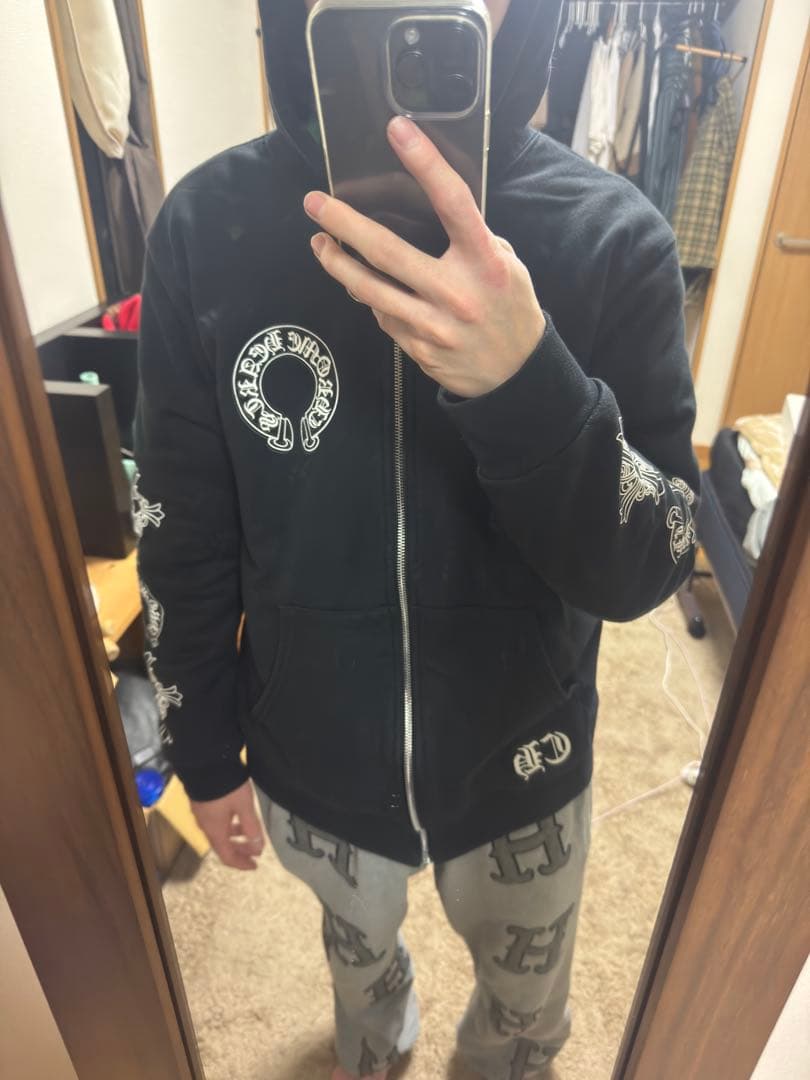 chrome hearts パーカー