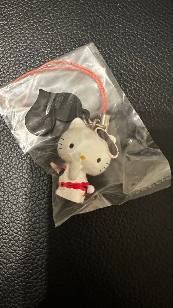 ピーチジョン×ハローキティ ストラップ ご当地 PEACH JOHN ガチャ